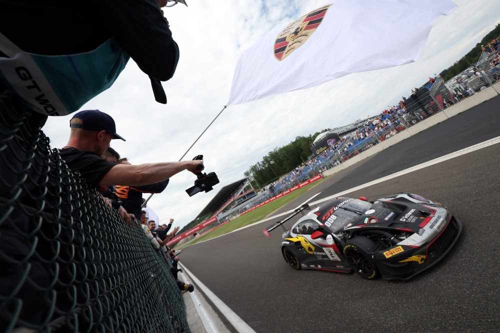 GTWC | 24 Ore di Spa 2026: Porsche vince dalla pit lane, trionfo Bronze Cup per gli svizzeri di Kessel Racing